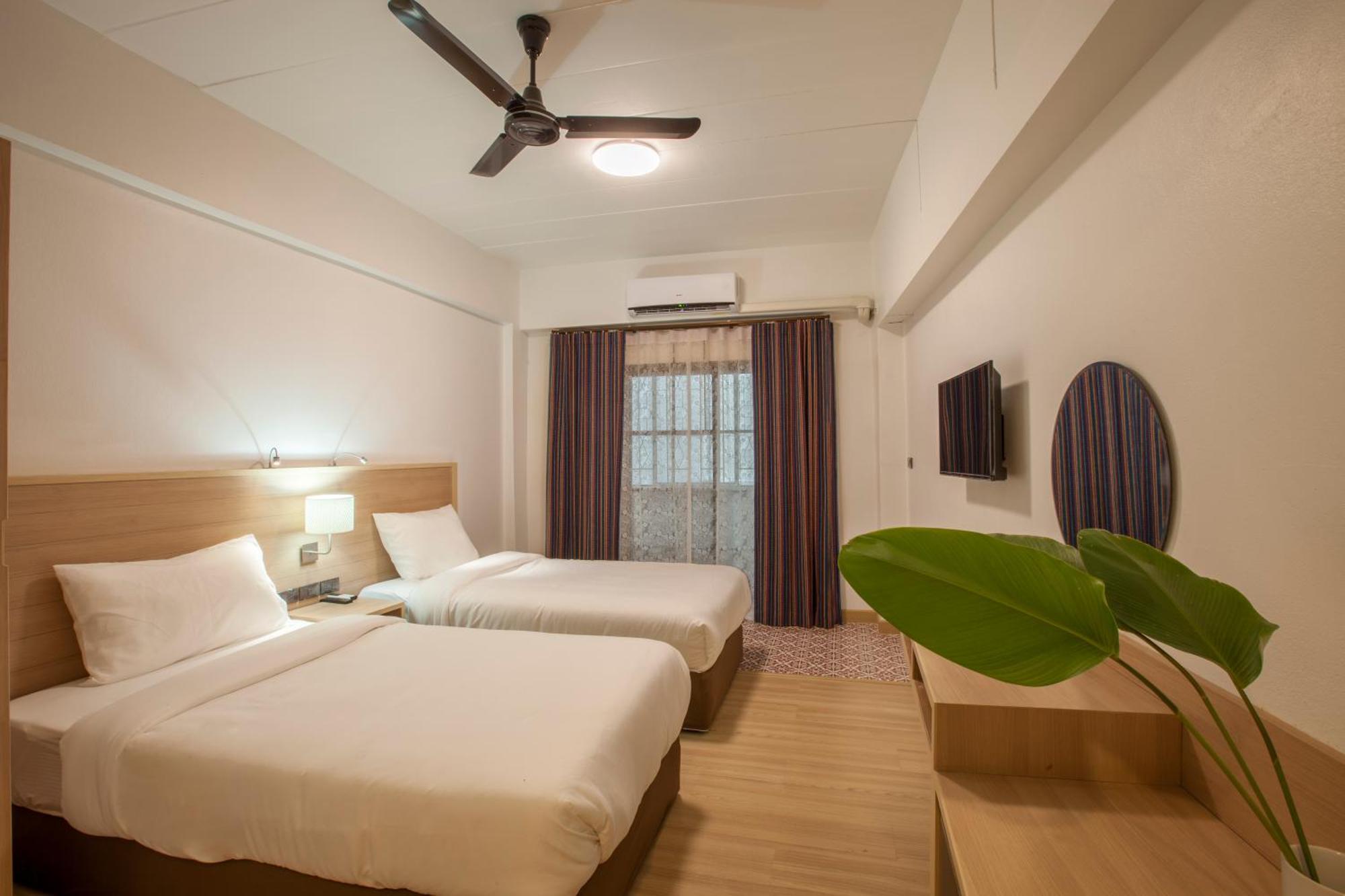Rcn Court & Inn Chiang Mai Bagian luar foto