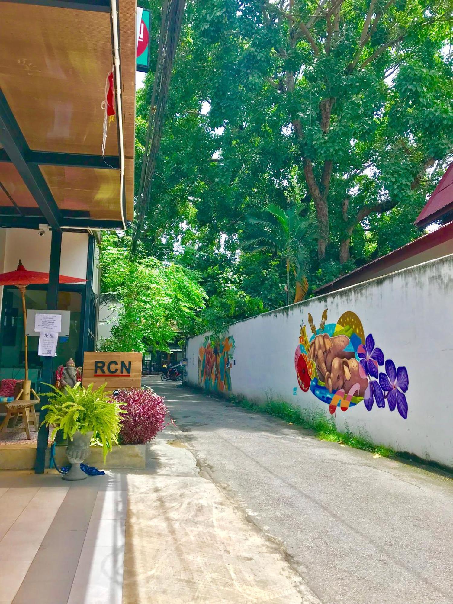 Rcn Court & Inn Chiang Mai Bagian luar foto