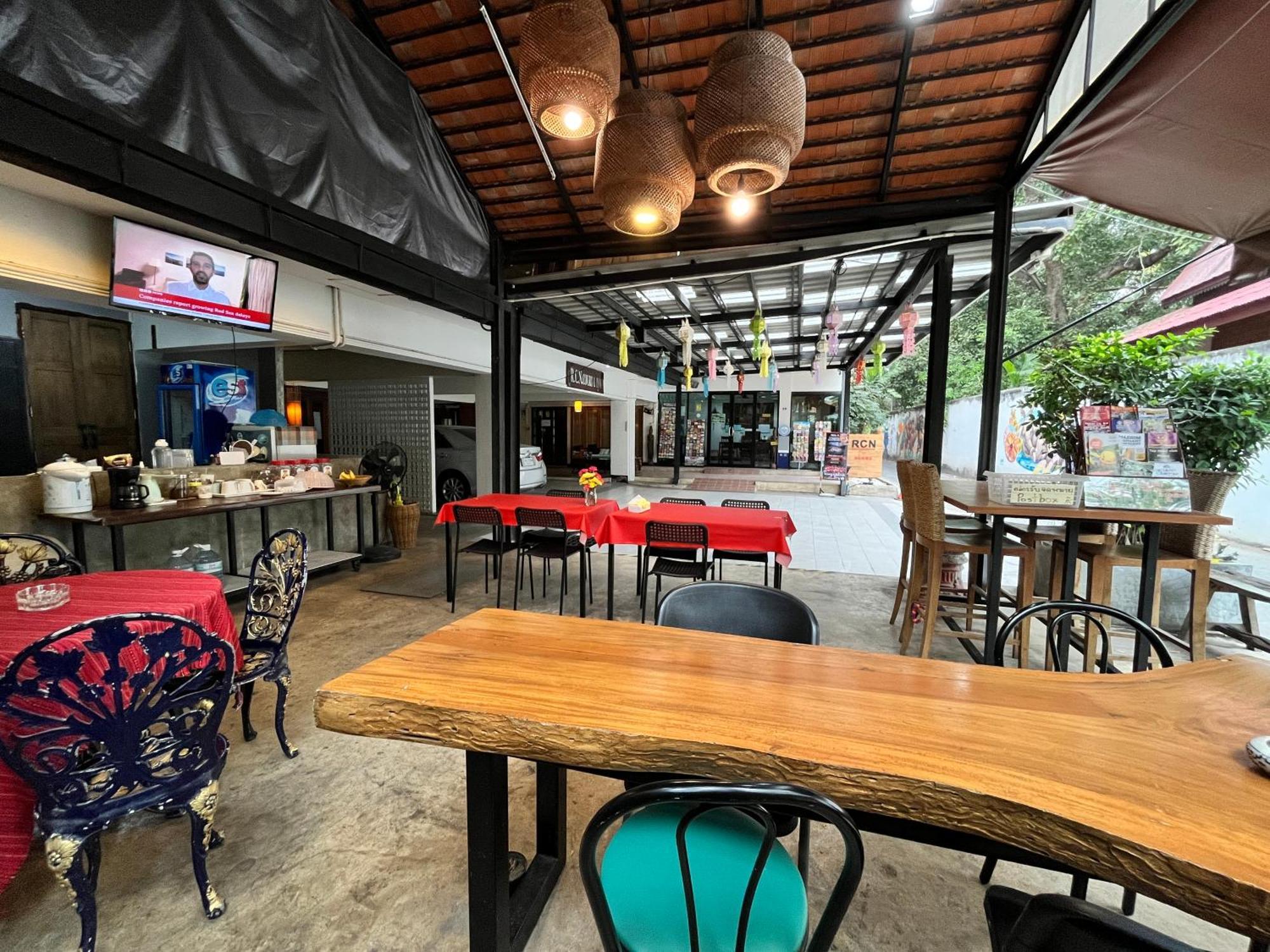 Rcn Court & Inn Chiang Mai Bagian luar foto