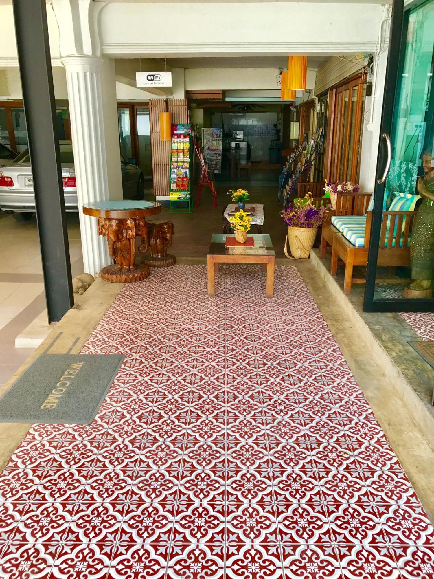 Rcn Court & Inn Chiang Mai Bagian luar foto