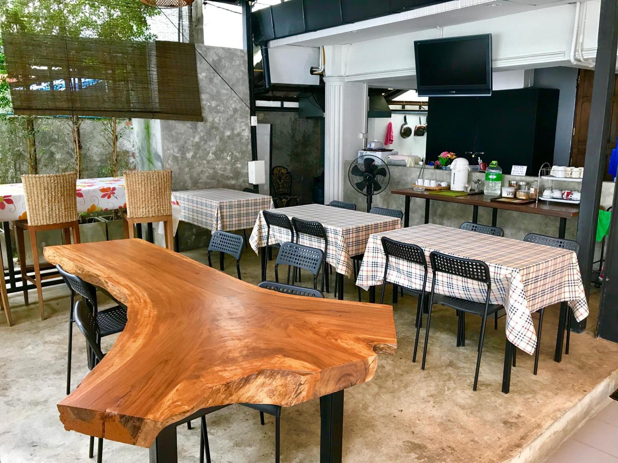 Rcn Court & Inn Chiang Mai Bagian luar foto