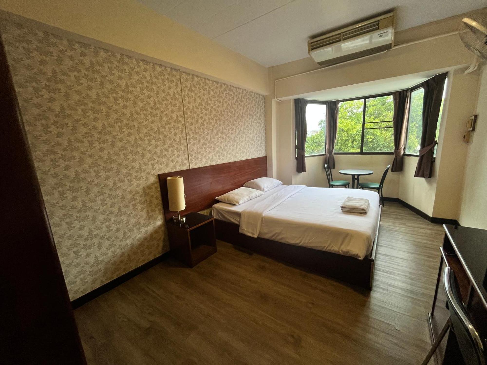 Rcn Court & Inn Chiang Mai Bagian luar foto