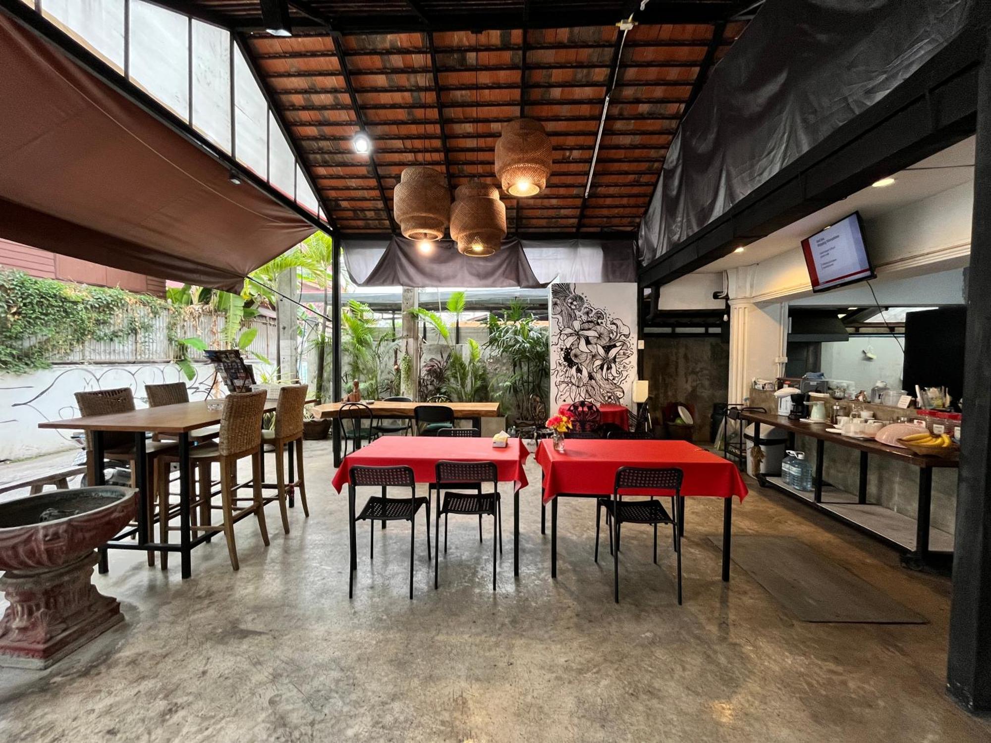 Rcn Court & Inn Chiang Mai Bagian luar foto