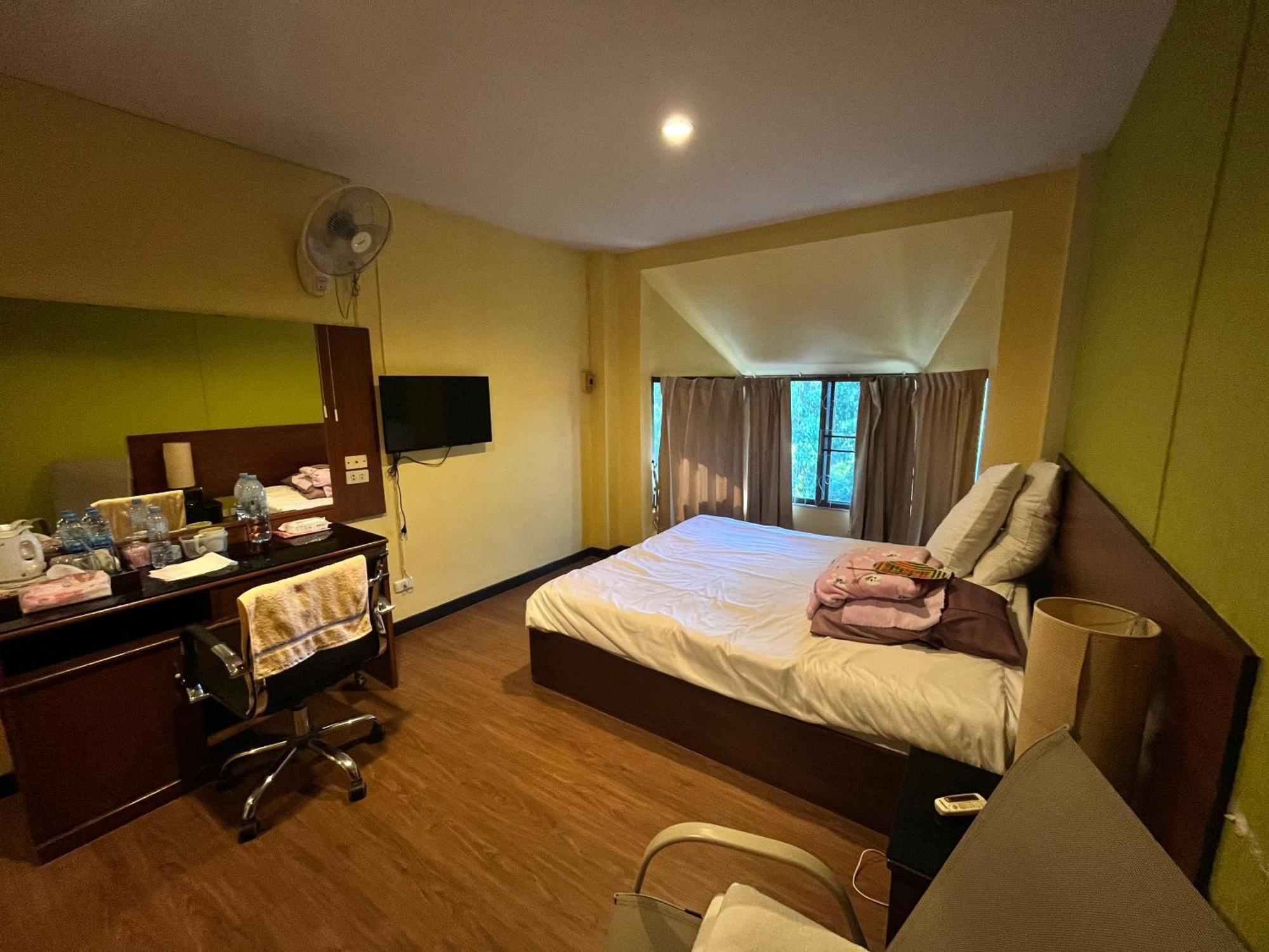 Rcn Court & Inn Chiang Mai Bagian luar foto