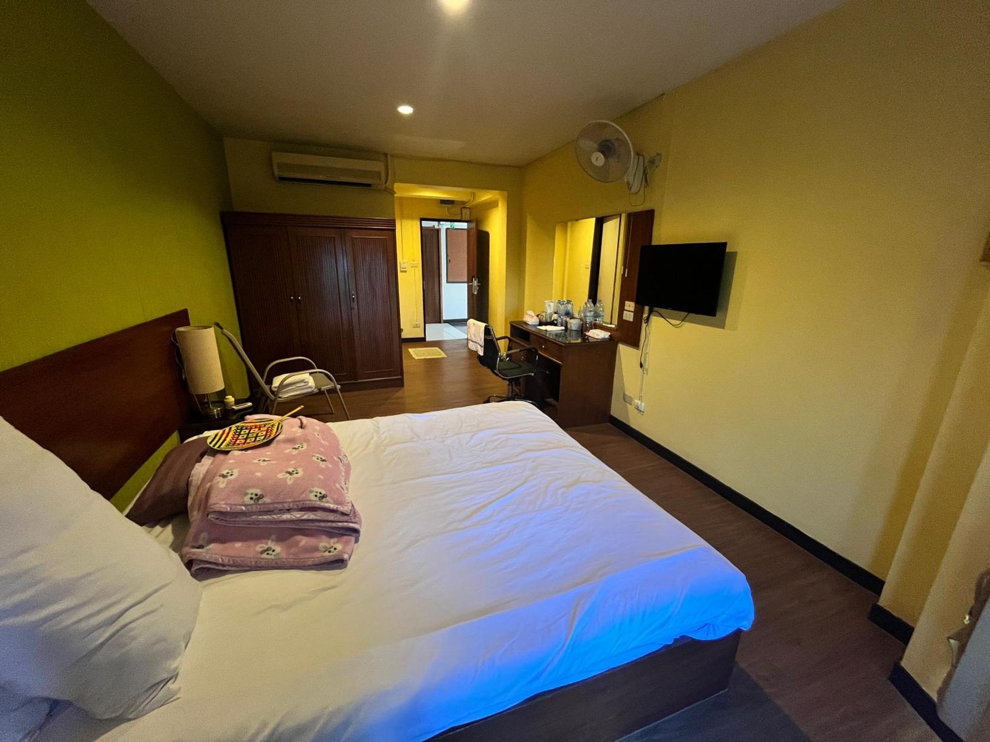 Rcn Court & Inn Chiang Mai Bagian luar foto