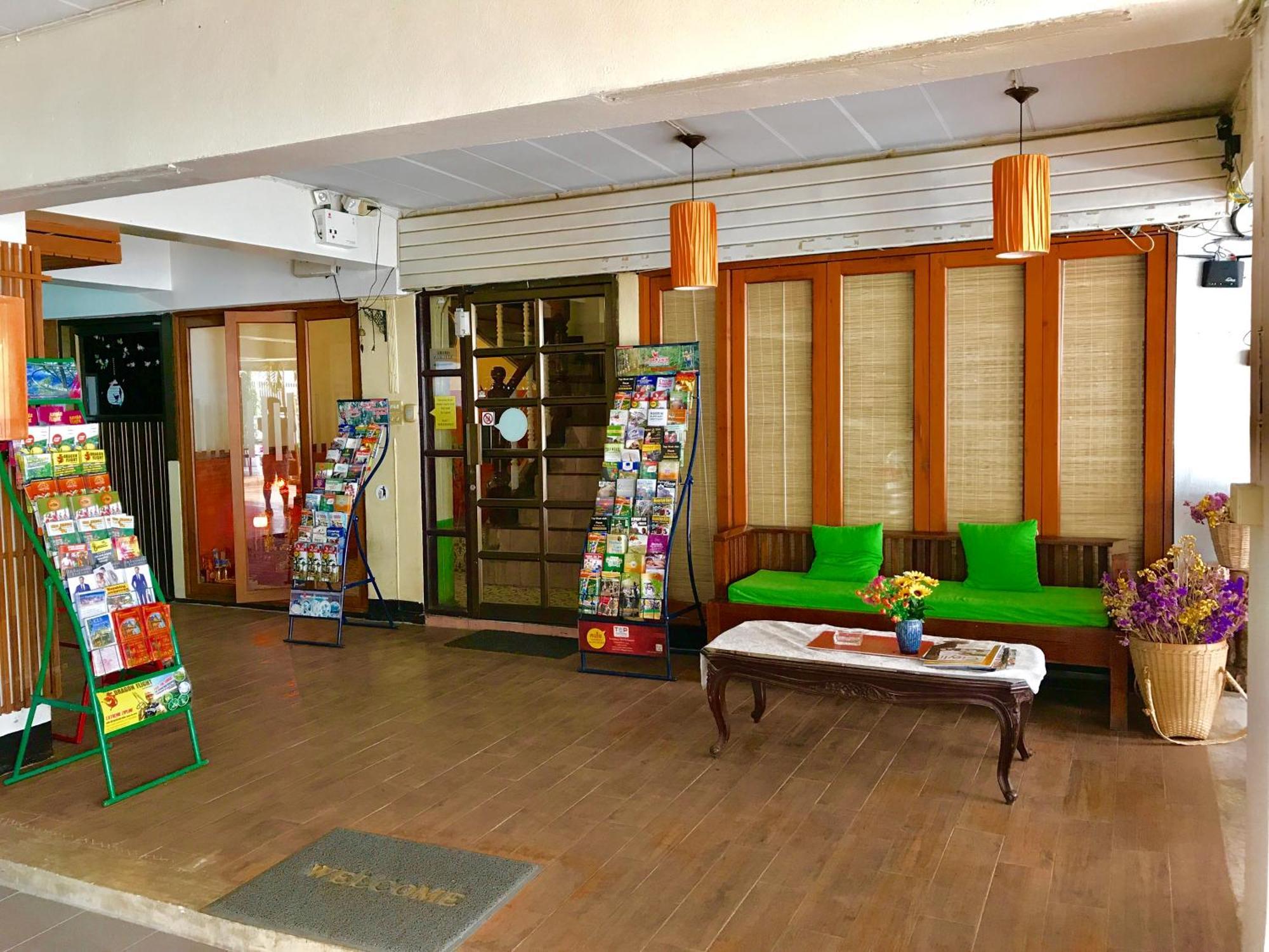 Rcn Court & Inn Chiang Mai Bagian luar foto