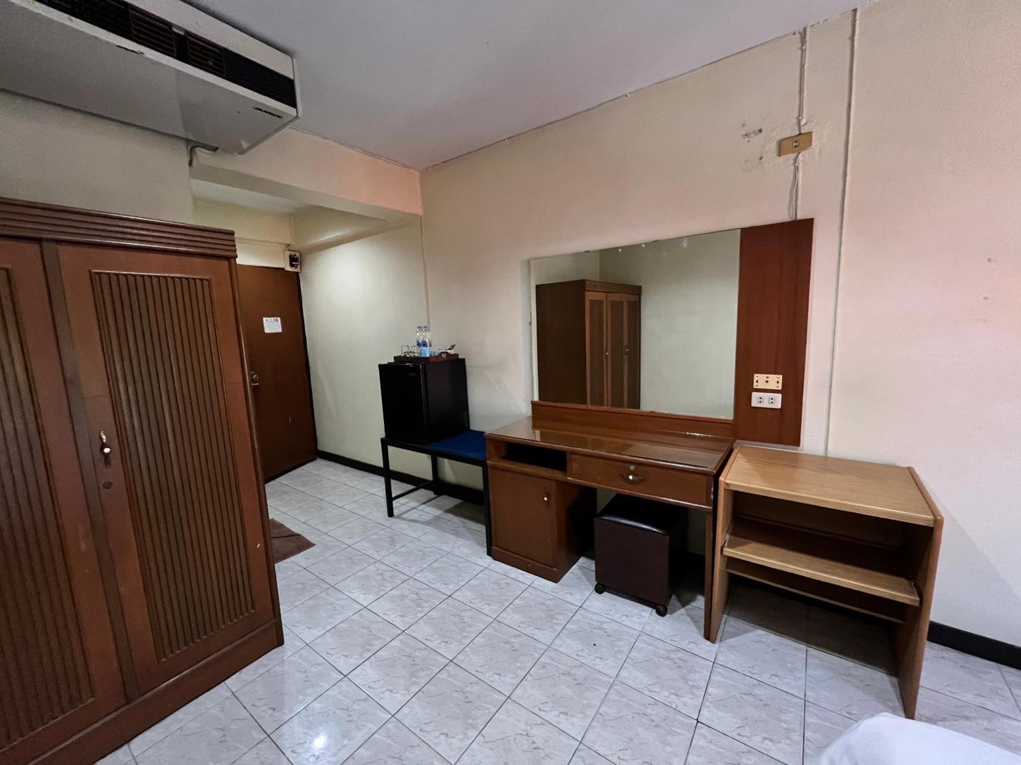 Rcn Court & Inn Chiang Mai Bagian luar foto