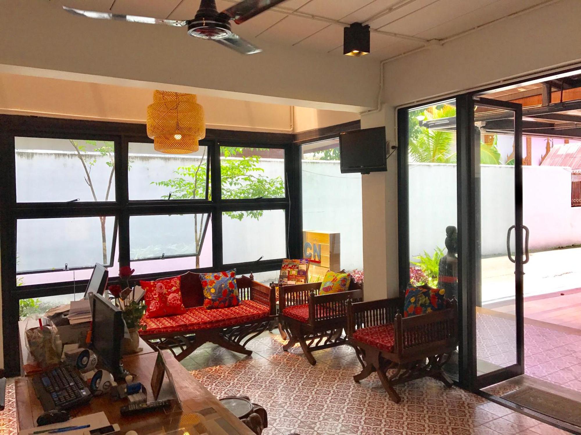 Rcn Court & Inn Chiang Mai Bagian luar foto