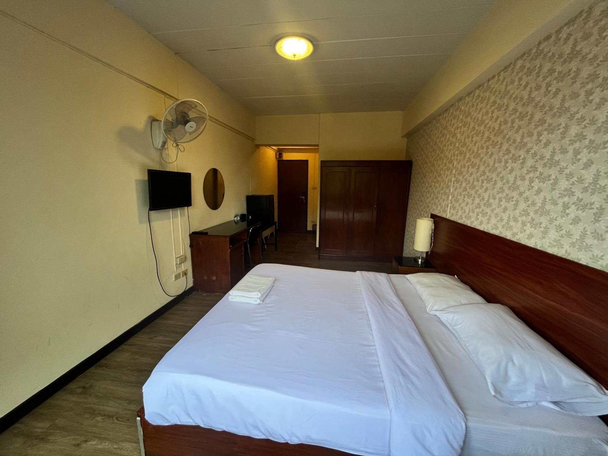 Rcn Court & Inn Chiang Mai Bagian luar foto