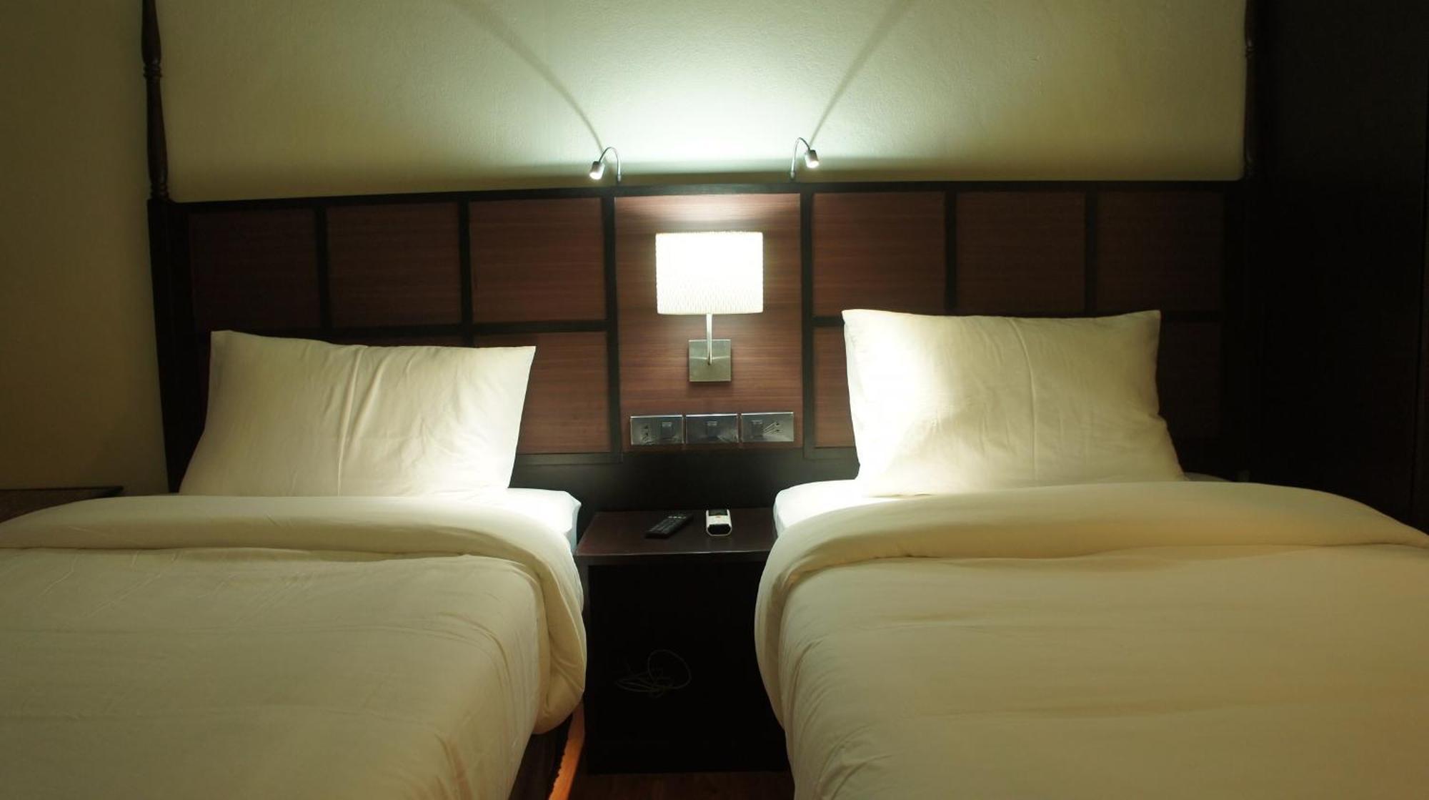 Rcn Court & Inn Chiang Mai Bagian luar foto