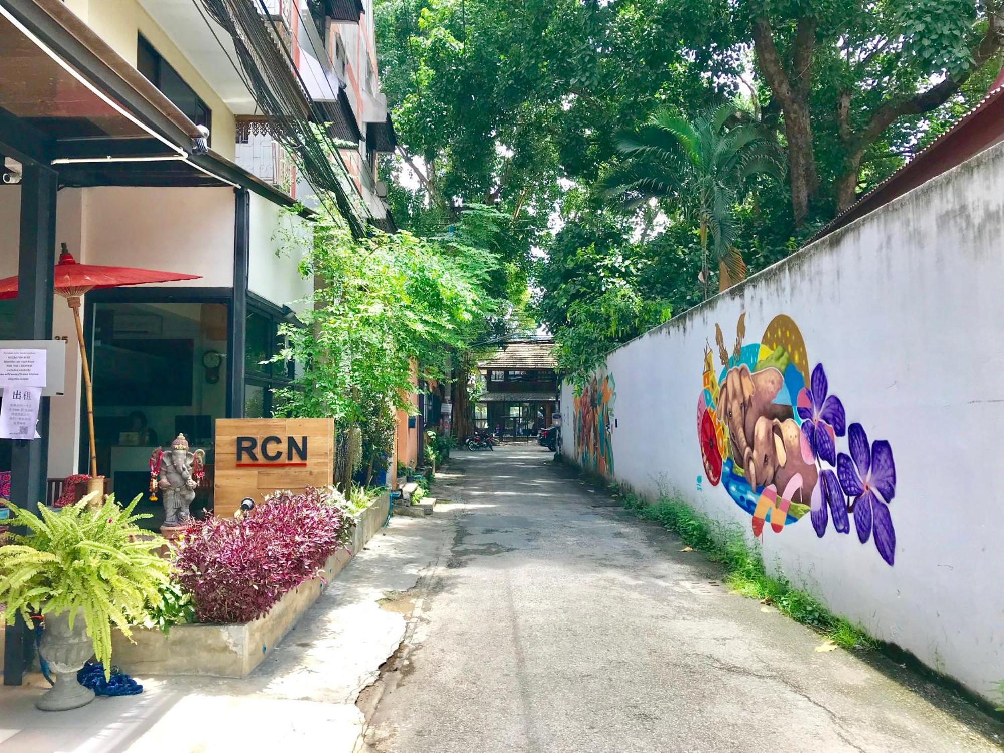 Rcn Court & Inn Chiang Mai Bagian luar foto